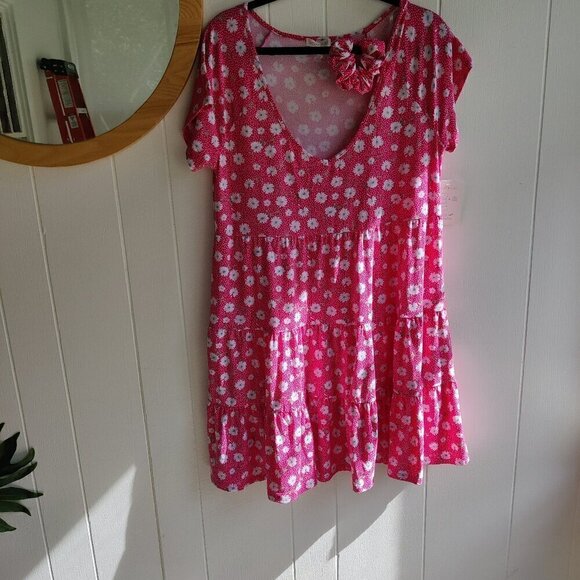 Sundress by Ultra Flirt in Pink & White Daisy Print. Hair scrunchy too! `Sz 1x - Picture 1 of 6